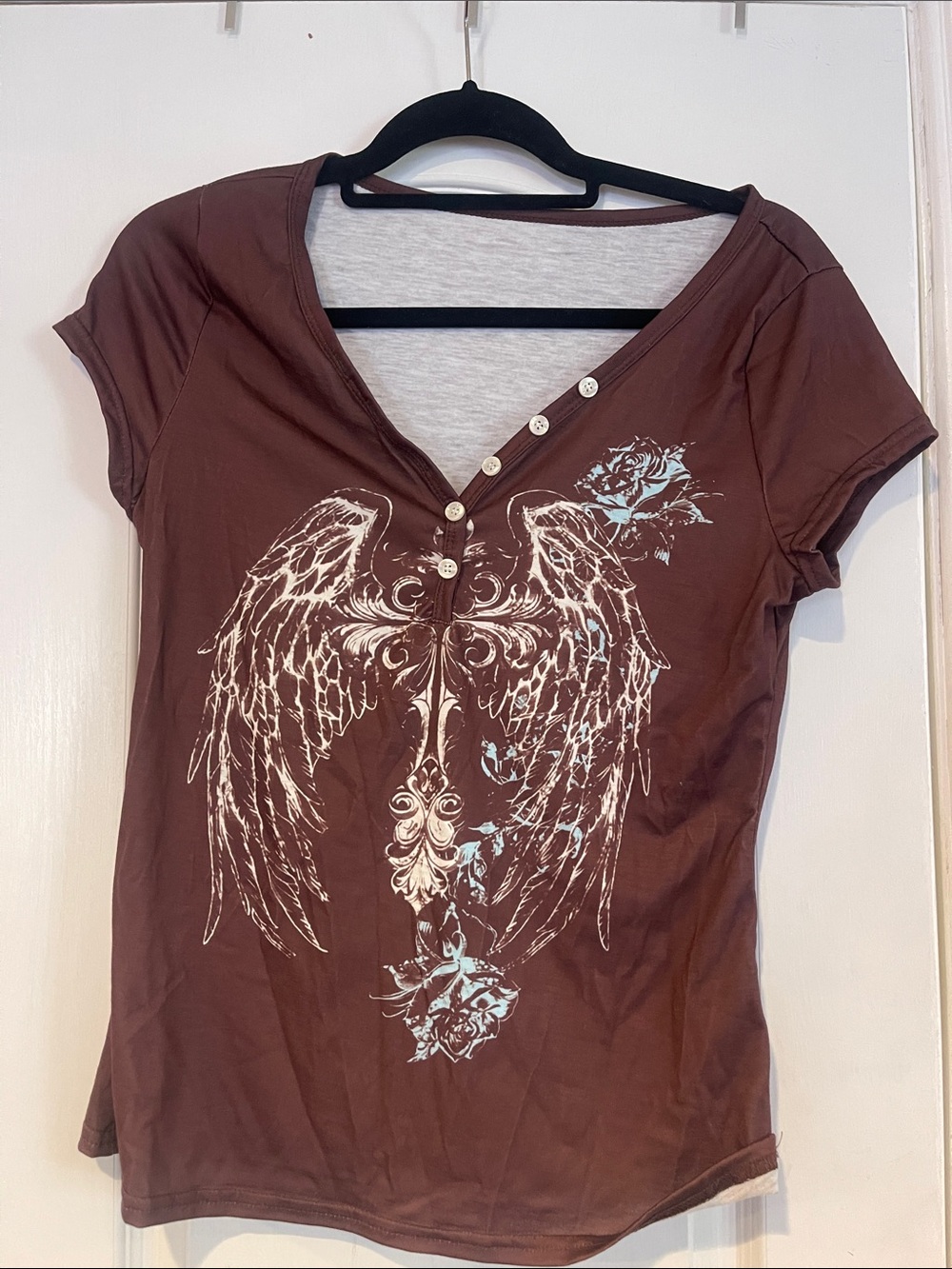 SHEIN Brown Short Sleeve V-Neck Tee with White & Light Blue Angel Wing Graphic